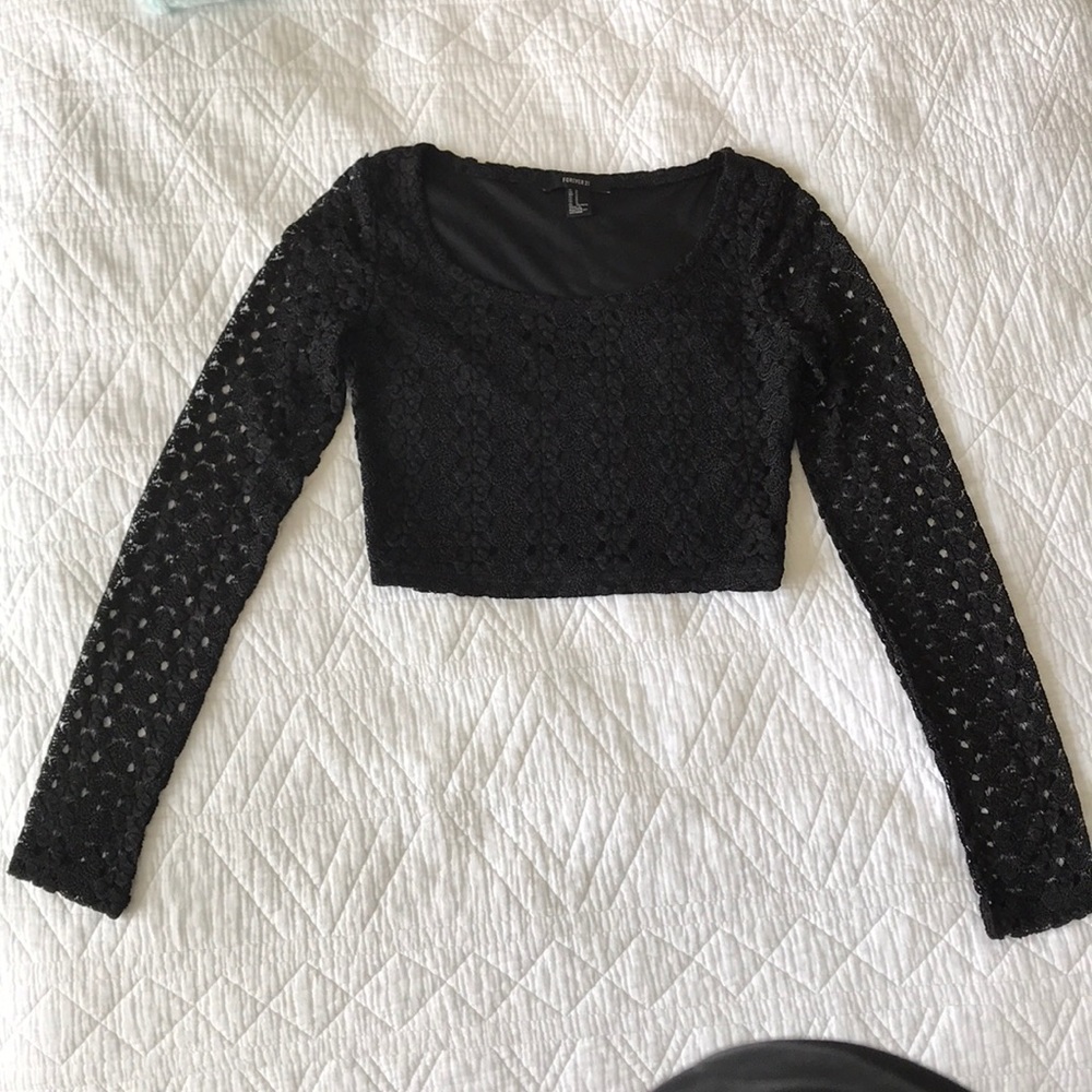 Forever 21 black long sleeve crop top